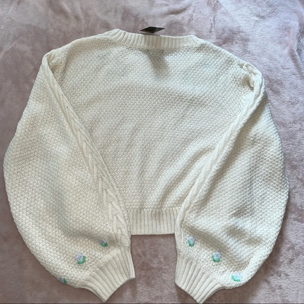Wild fable crop sweater balloon sleeve size M - Picture 2 of 9